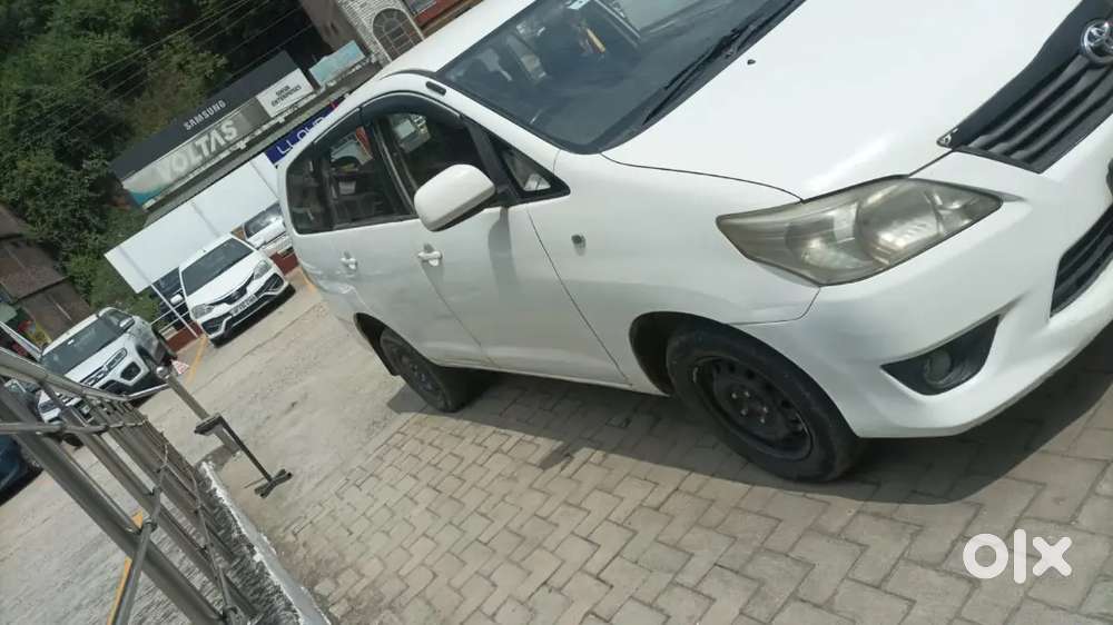 Innova 2016 Showroom Condition