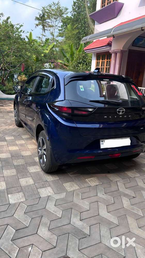 2023 Tata Altroz Petrol Dca  14,000 Km  Opera Blue  Single Owner