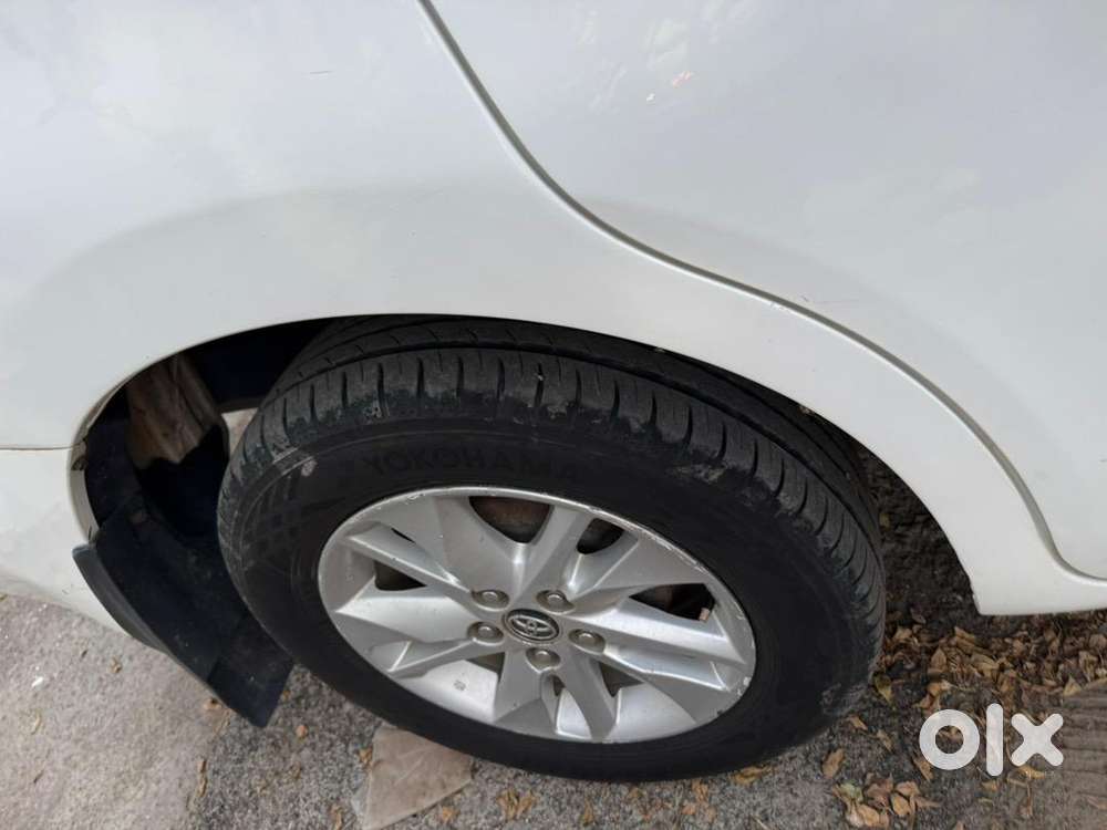 Toyota Innova Crysta 2017 Diesel Well Maintained