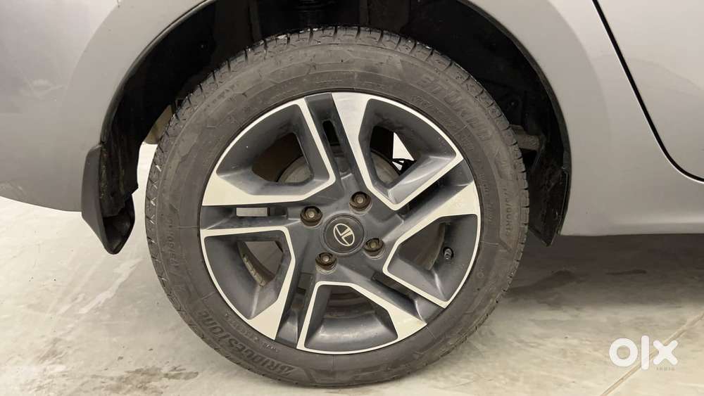 Tata Tigor Xza, 2018, Petrol