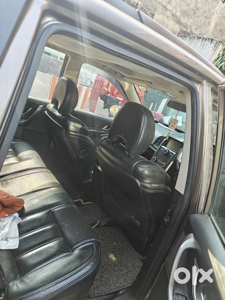 Xuv 500 W10 Top Model For Sale