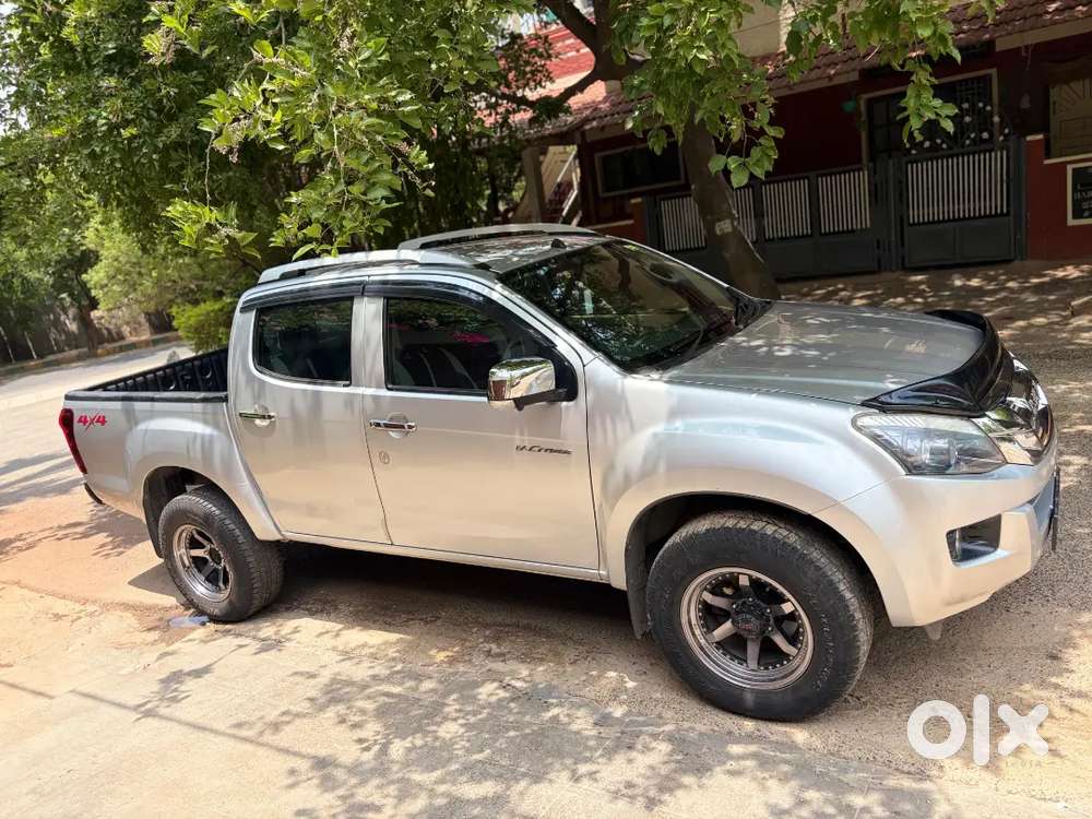 Isuzu V Cross  4x4 2017 Model Second Owner Done 79000 Kms  Silver