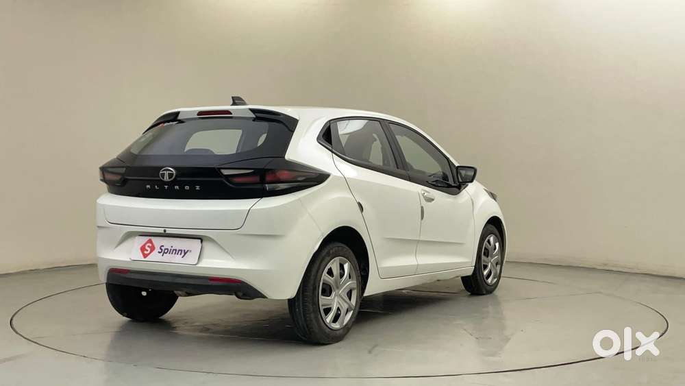 Tata Altroz Xm (s) Petrol, 2025, Petrol