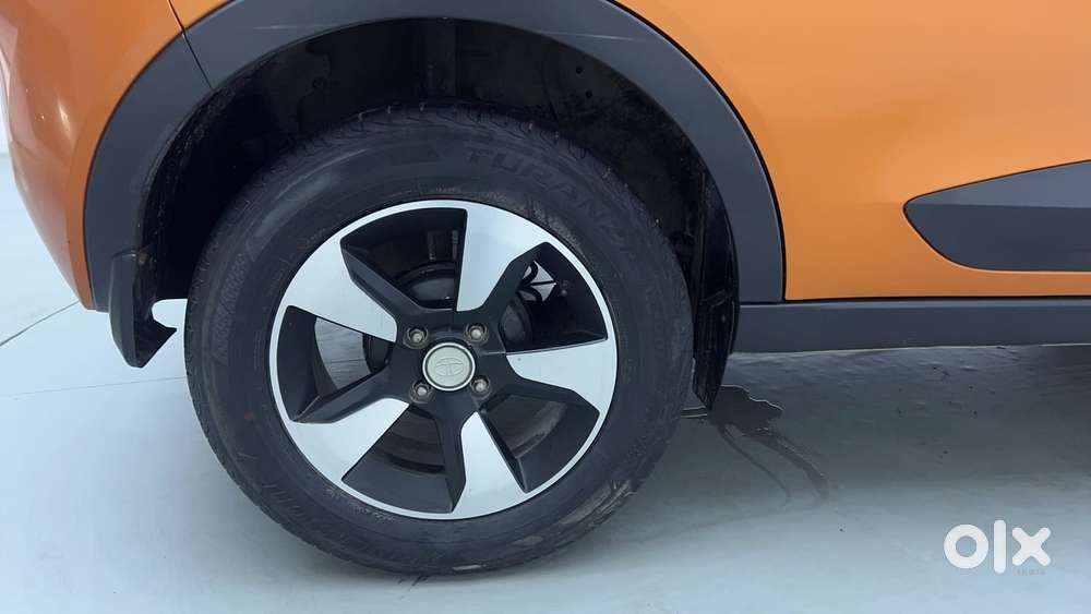 Tata Nexon 1.2 Revotron Xza Plus (o) Dual Tone, 2018, Petrol