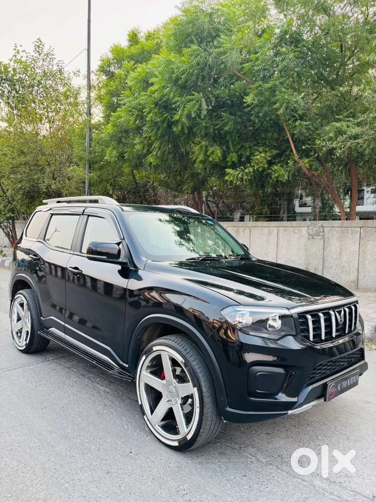 Mahindra Scorpio N Z2 Petrol Mt 7 Str, 2025, Petrol