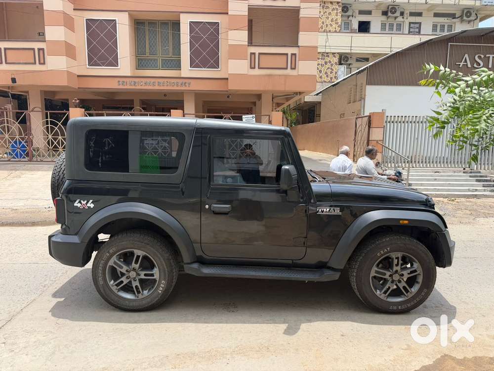 Mahindra Thar Petrol 2023