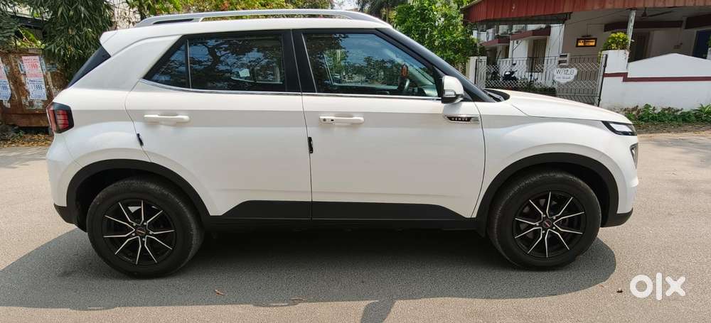 Hyundai Venue Sx (o) Mt 1.5 Diesel, 2023, Diesel