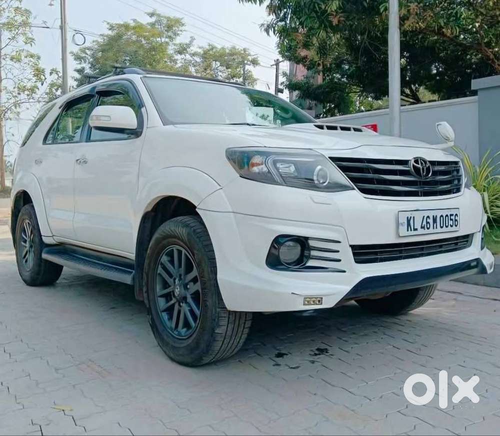 Toyota Fortuner 4x2 Manual 2015 June, Original Kerala - 1300000/-