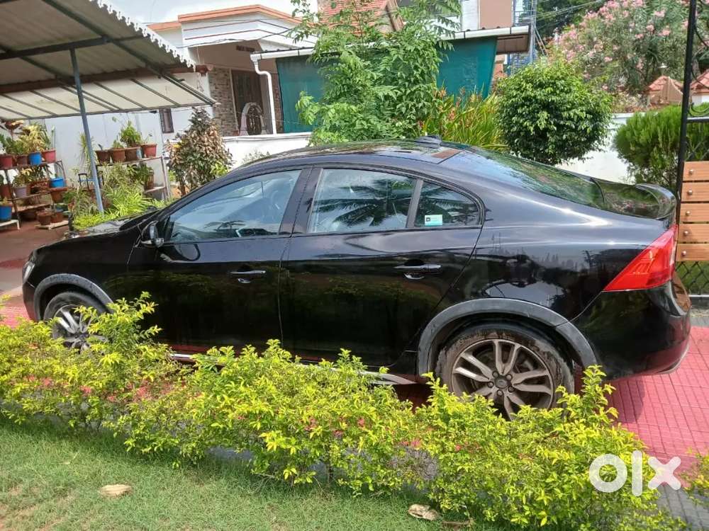 Volvo S60 Cross Country  Doctor Used  Excellent Condition