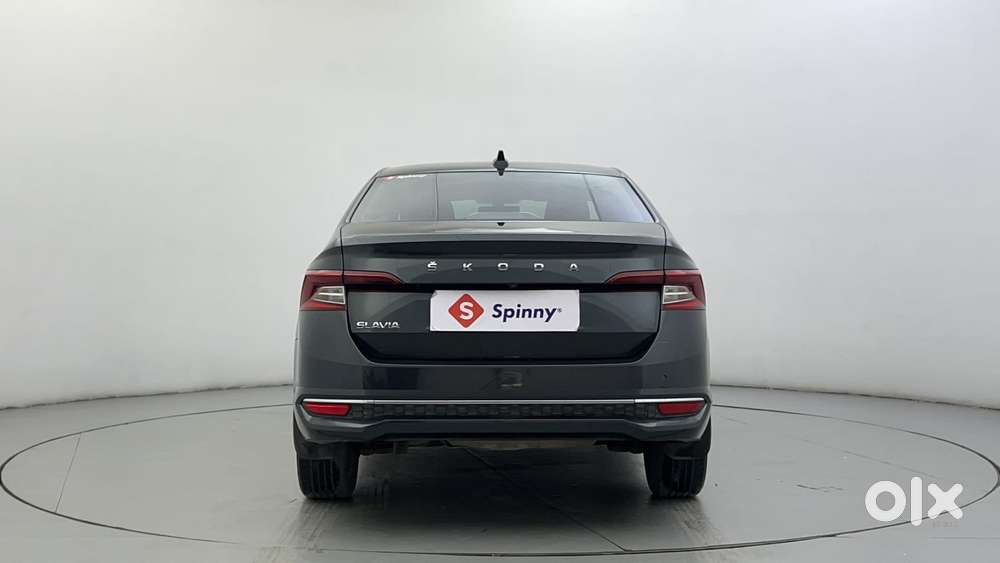 Skoda Slavia Style 1.0l Tsi Mt, 2023, Petrol