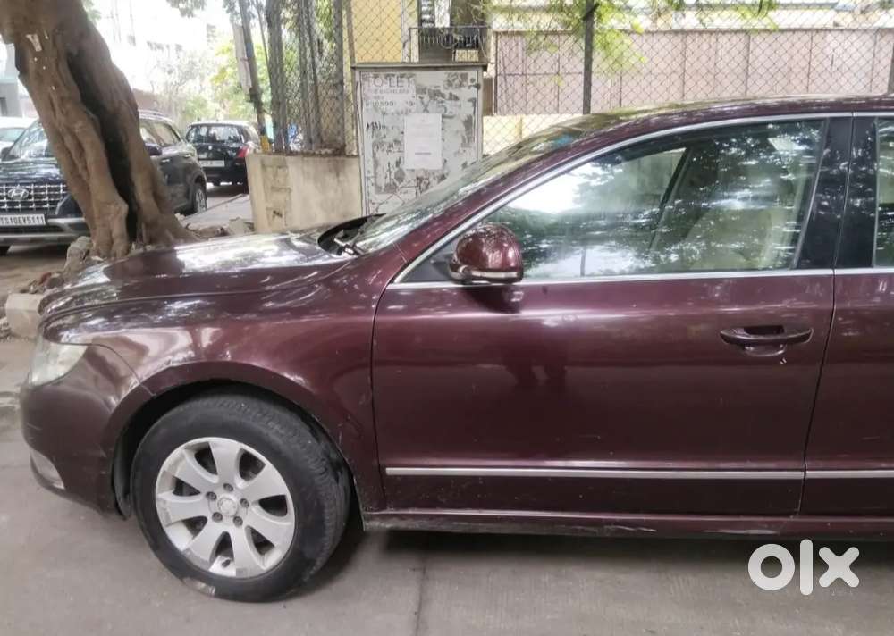 Skoda Superb Elegance 2.0 Tdi At2012 Diesel 135000 Km Driven
