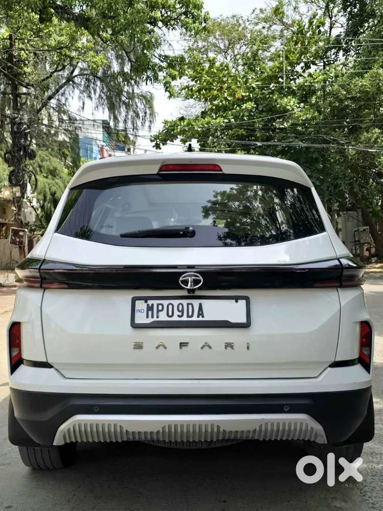 Tata Safari Accomplished Plus Dual Tone At, 2023, Diesel