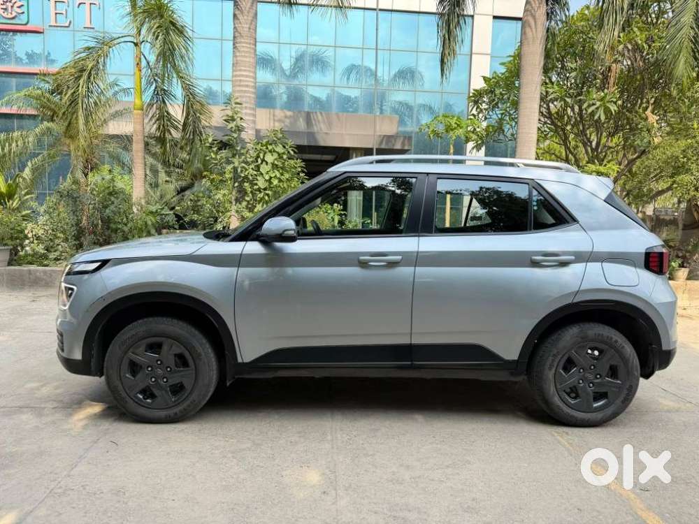 Hyundai Venue 1.2 S (o), 2023, Petrol