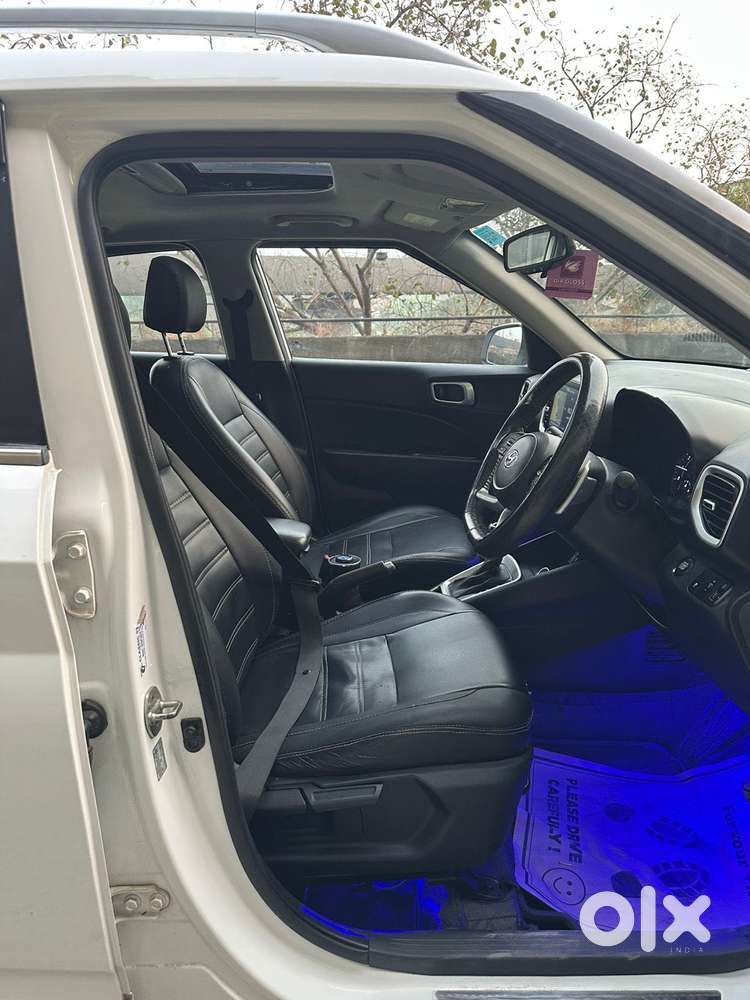 Hyundai Venue Sx+ At, 2022, Petrol