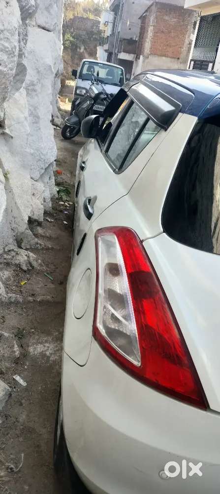 Maruti Suzuki Swift 2016 Petrol 49600 Km Driven