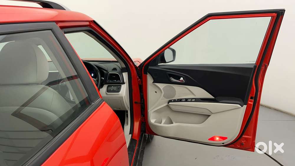 Mahindra Xuv300 W8 Option, 2019, Petrol
