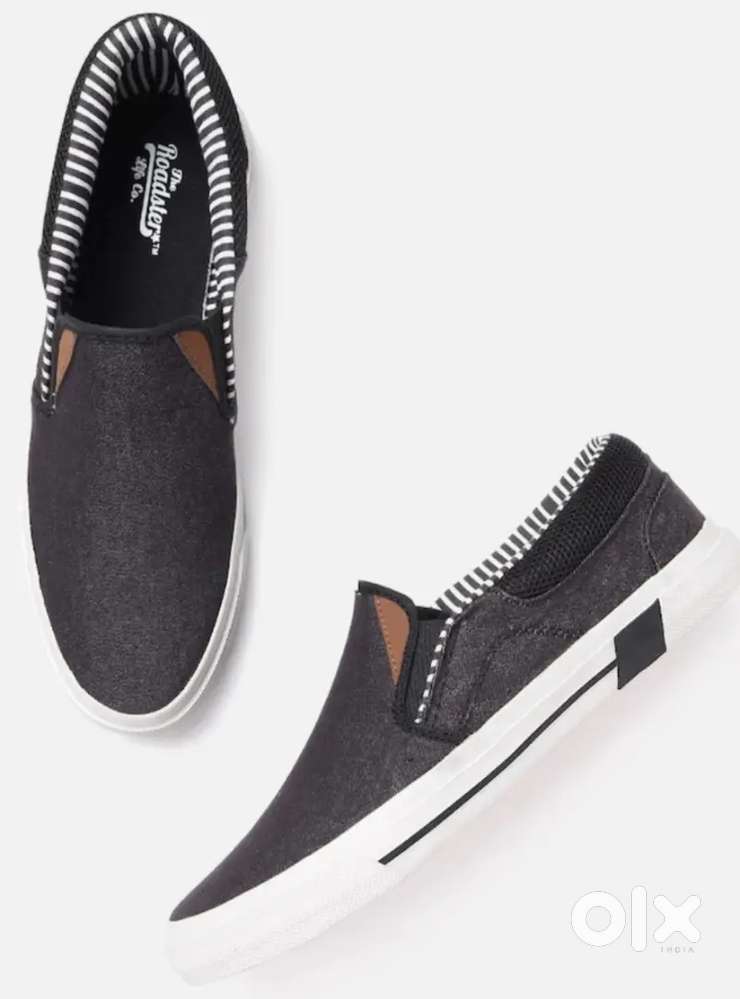 Roadster slip on store sneakers