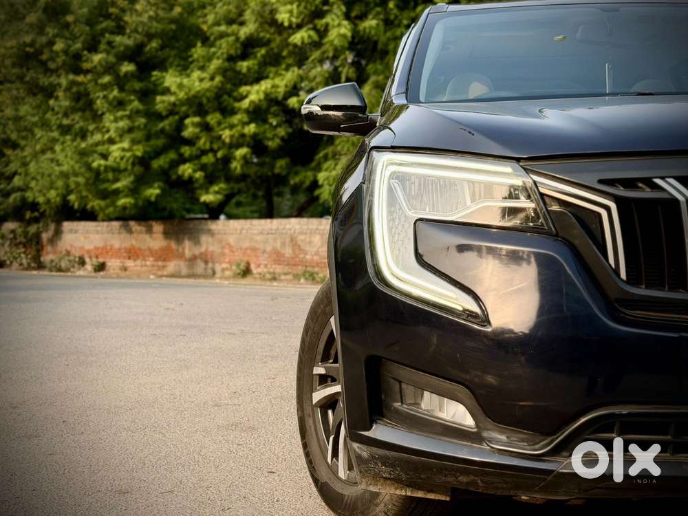 Mahindra Xuv700 2.0 Ax 7 Petrol At Str, 2023, Petrol
