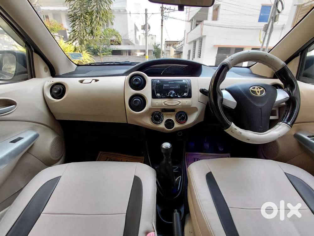 Toyota Etios Liva V Limited, 2017, Petrol