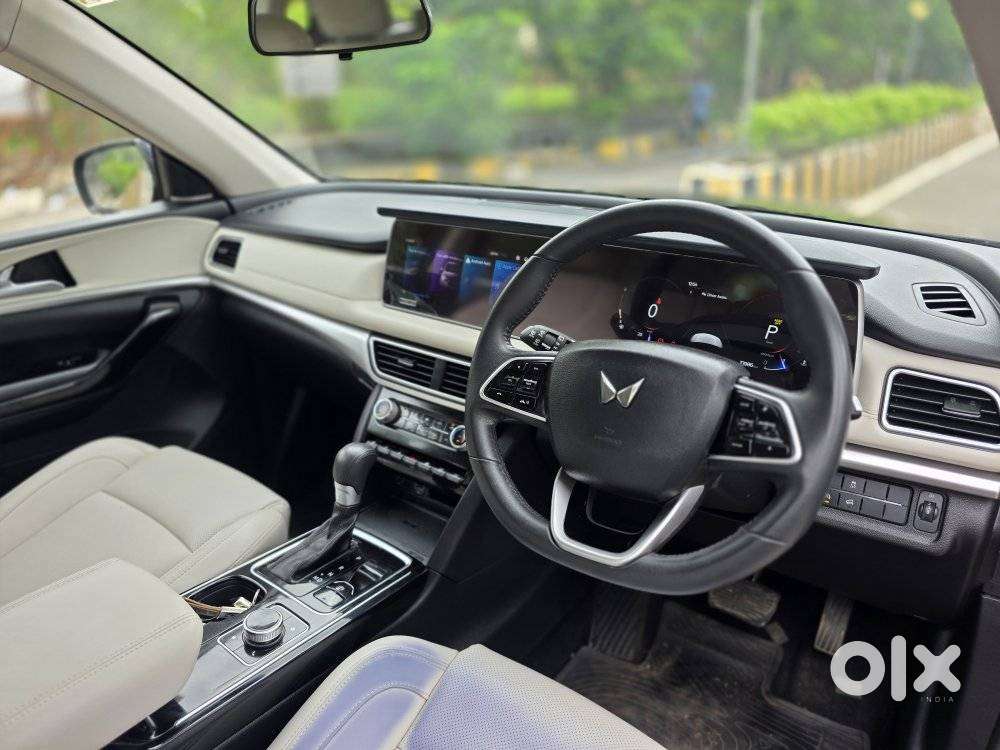 Mahindra Xuv700 2.2 Ax 7 Diesel At Luxury Pack Str, 2023, Diesel