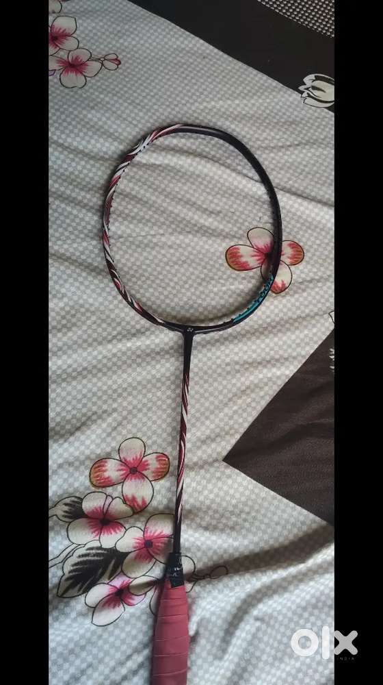 Badminton badminton racket astrokes 100 tour for sale at the rate 9000
