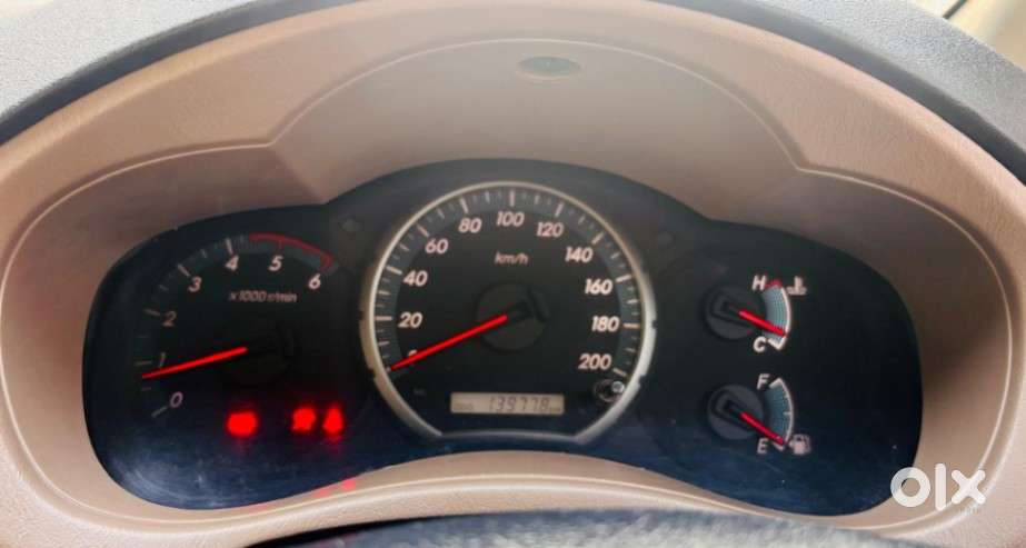 Toyota Innova 2.5 Vx 8 Seater Bs Iv, 2015, Diesel