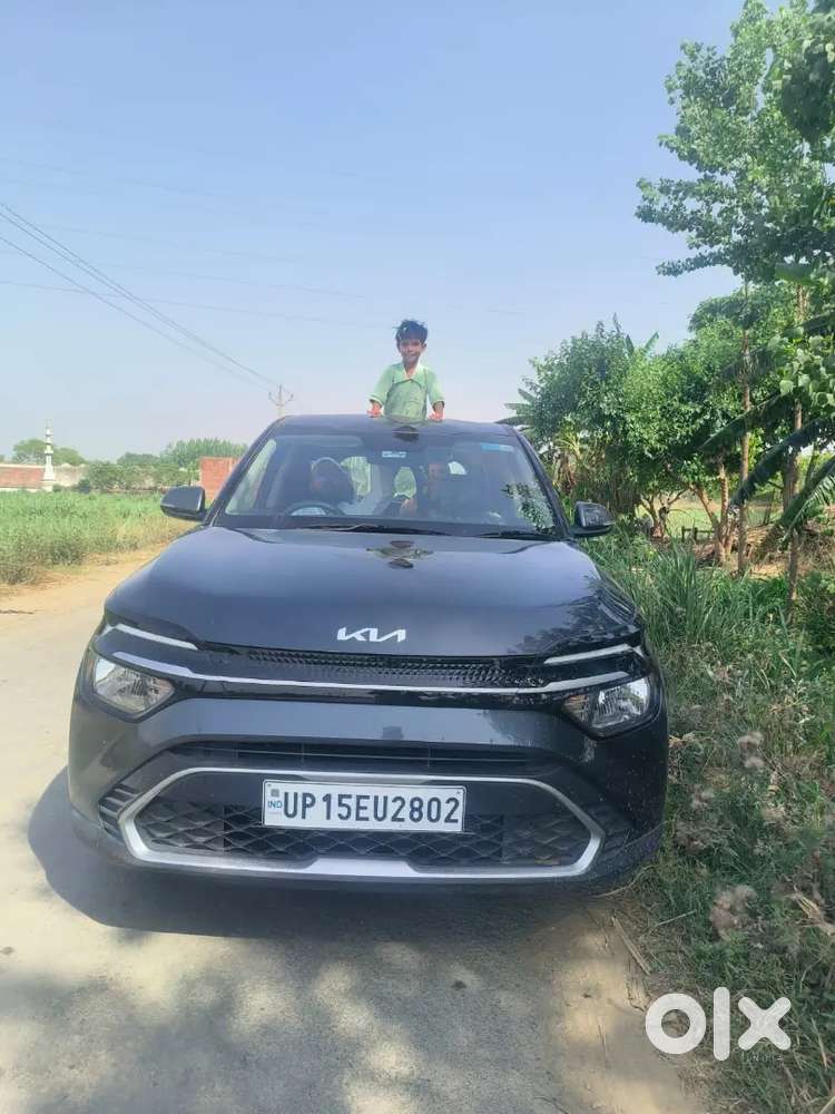 Kiya Carens Sunroof Open Petrol New Conditions