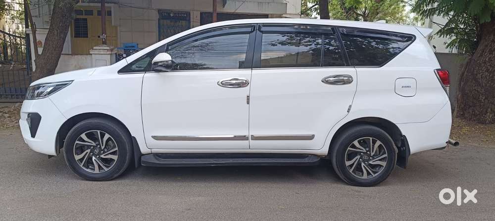Toyota Innova Crysta 2.4 V 8 Str, 2022, Diesel