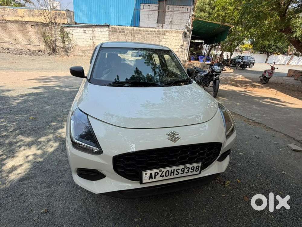 Lxi 2025 With Parking Sensors/reverse Camera/music System