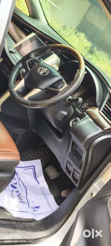 Toyota Innova Crysta 2.8z Automatic, 2016, Diesel