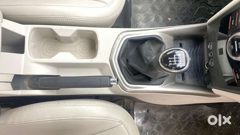 Mahindra Xuv300 W8 Option, 2019, Petrol