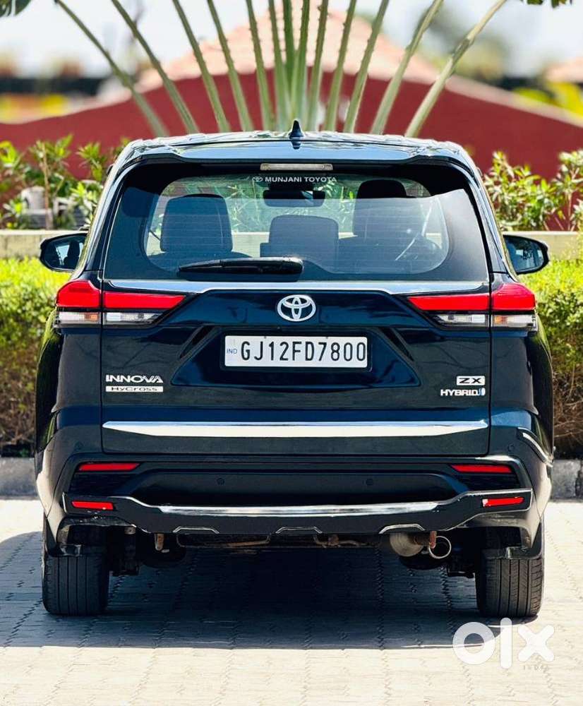 Toyota Innova Hycross 2.0 Zx (o) Hybrid 7 Str, 2023, Petrol