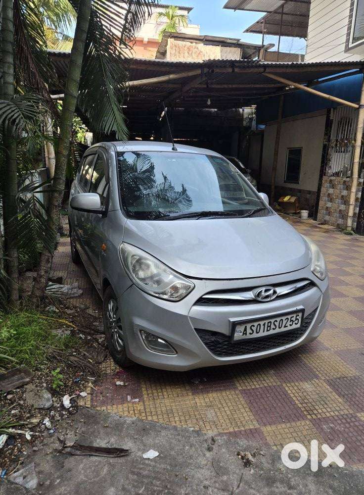 Hyundai I10 Sportz, 2015, Petrol