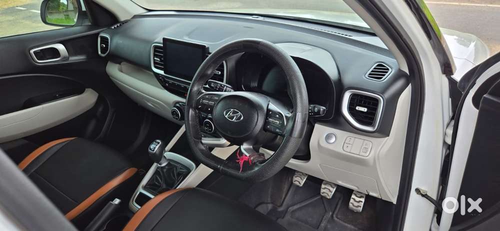 Hyundai Venue Sx Mt, 2023, Diesel