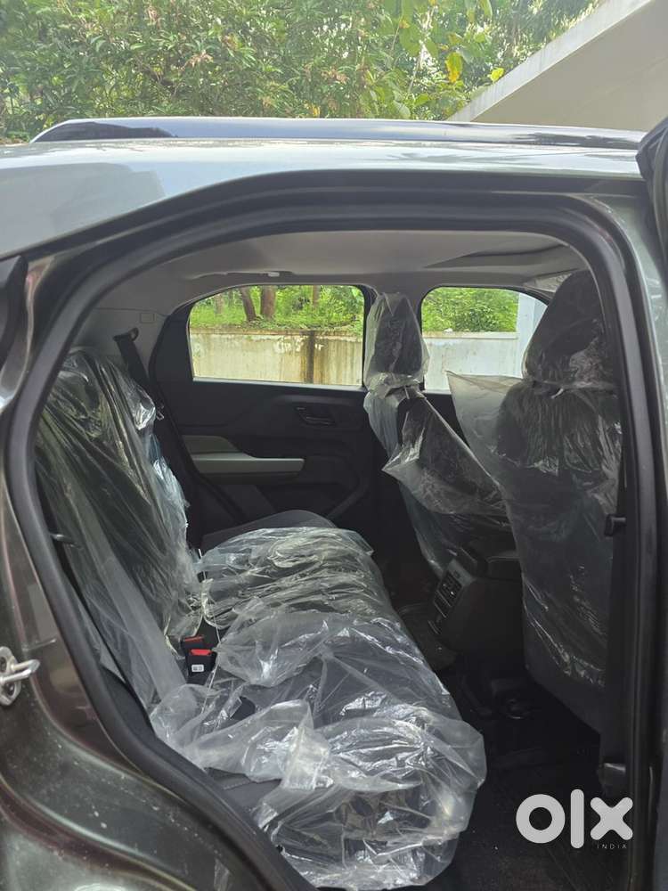 Tata Punch Facelift Petrol 2025