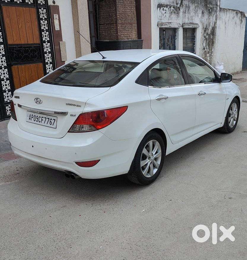 Hyundai Verna Fluidic 1.6 Crdi Sx Opt, 2011, Diesel