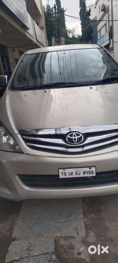 Toyota Innova 2.5 Ev Diesel Ms 8 Str Bsiii, 2009, Diesel