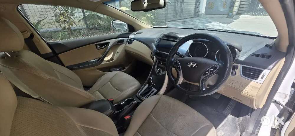 Hyundai New Elantra 2014 Diesel 225000 Km Driven