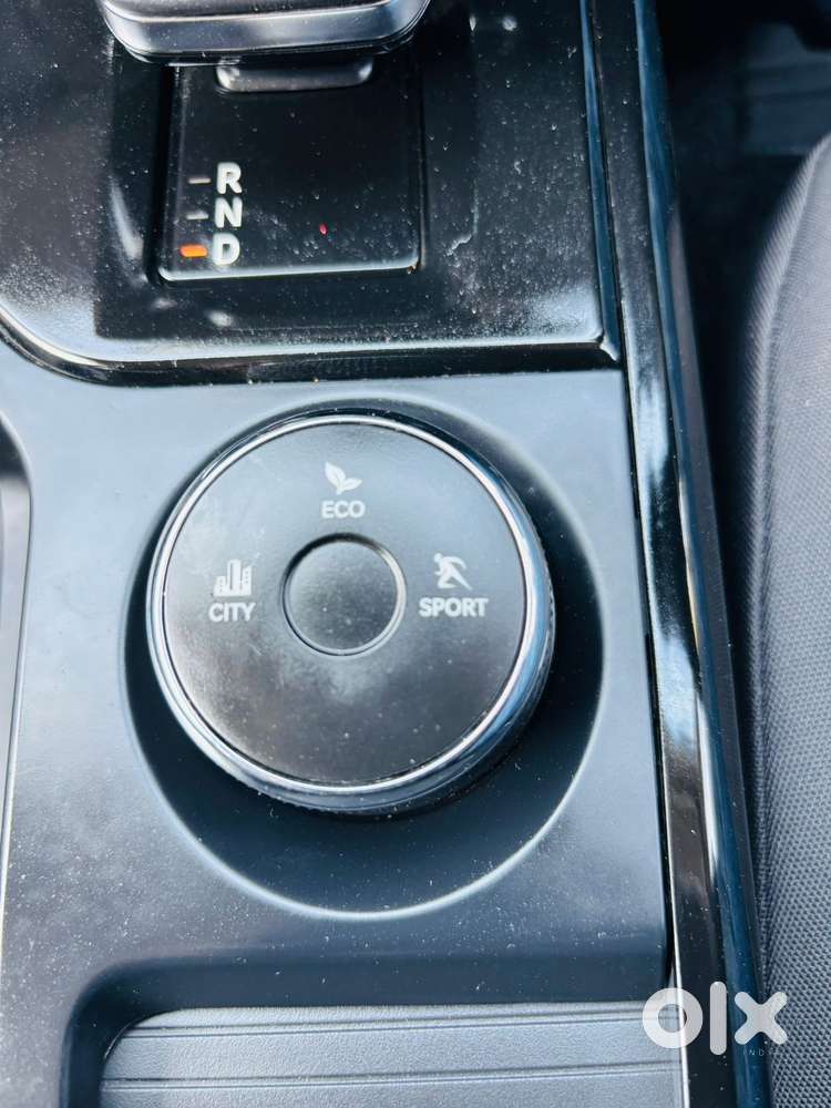 Tata Nexon Pure (s) 1.2 Petrol 6amt, 2025, Petrol