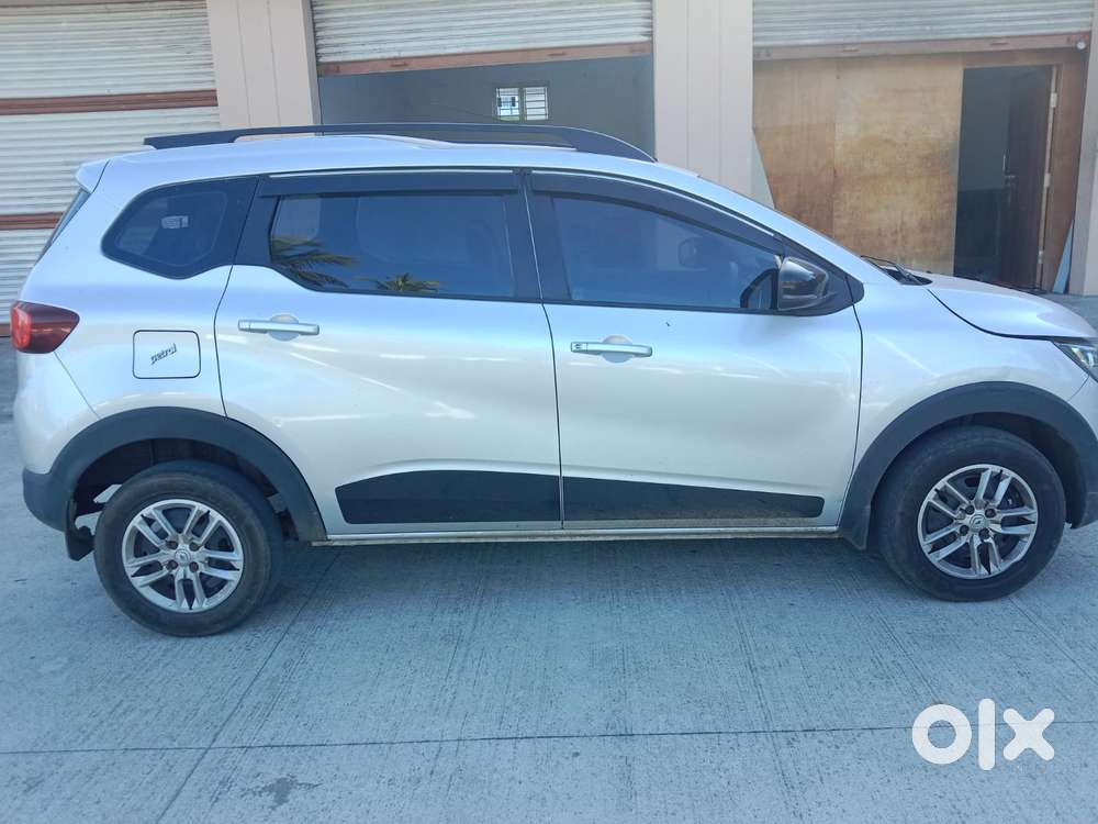 Renault Triber Rxt, 2023, Petrol