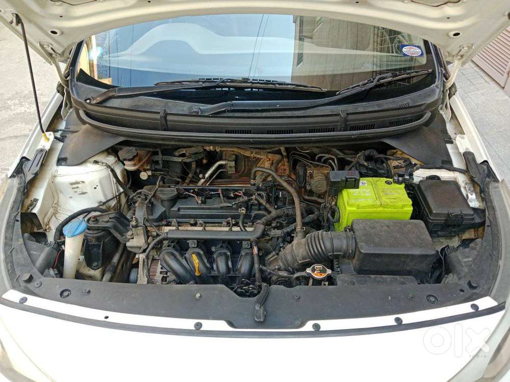 Hyundai I20 Asta (o) 1.2 Mt Dual Tone, 2018, Petrol