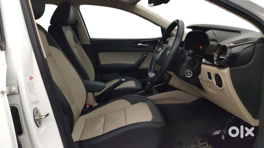 Skoda Slavia 1.0 Tsi Style At, 2023, Petrol