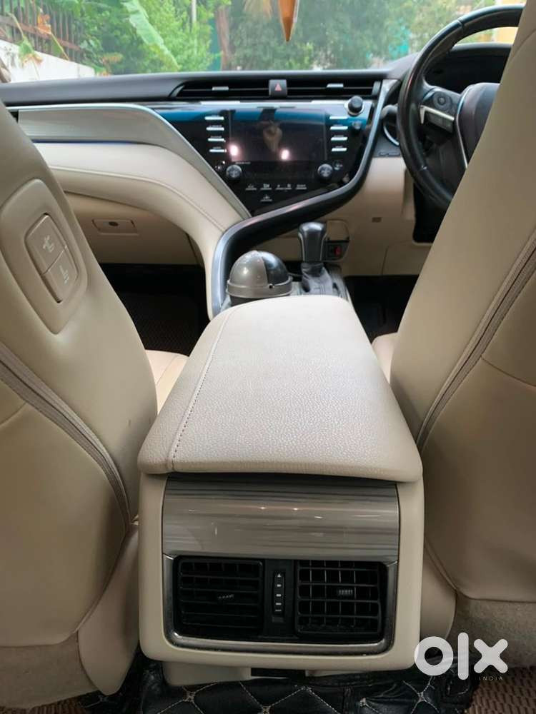 Toyota Camry Hybrid 2021