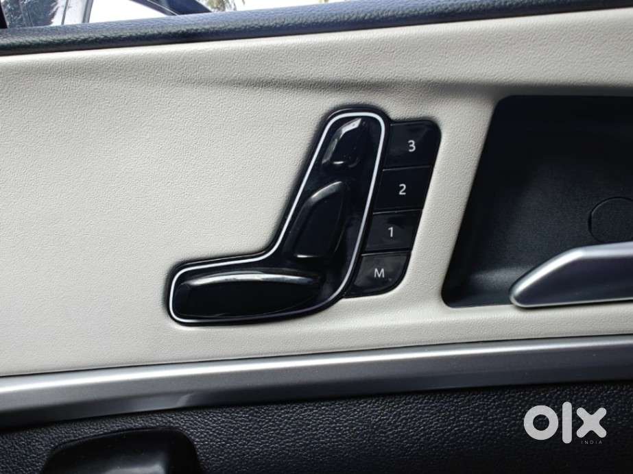 Mahindra Xuv700 2.2 Ax 7 Diesel At Luxury Pack Str, 2024, Diesel