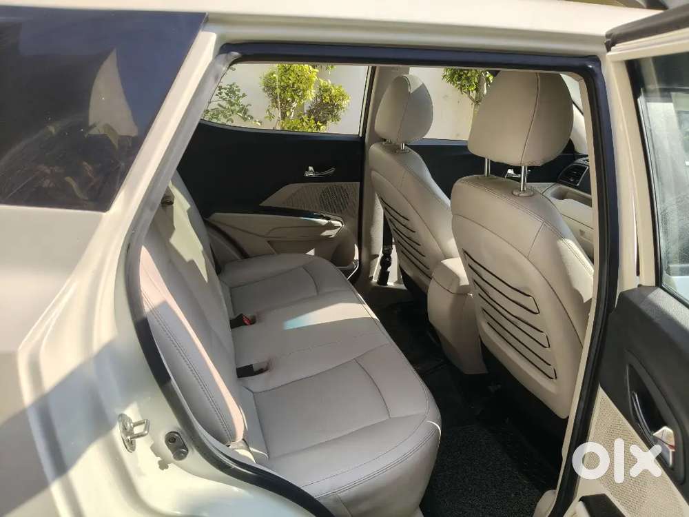 Xuv300 Very Good Condition W8