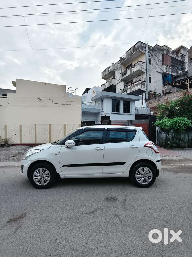 Maruti Suzuki Swift Vvt Zxi, 2015, Cng & Hybrids