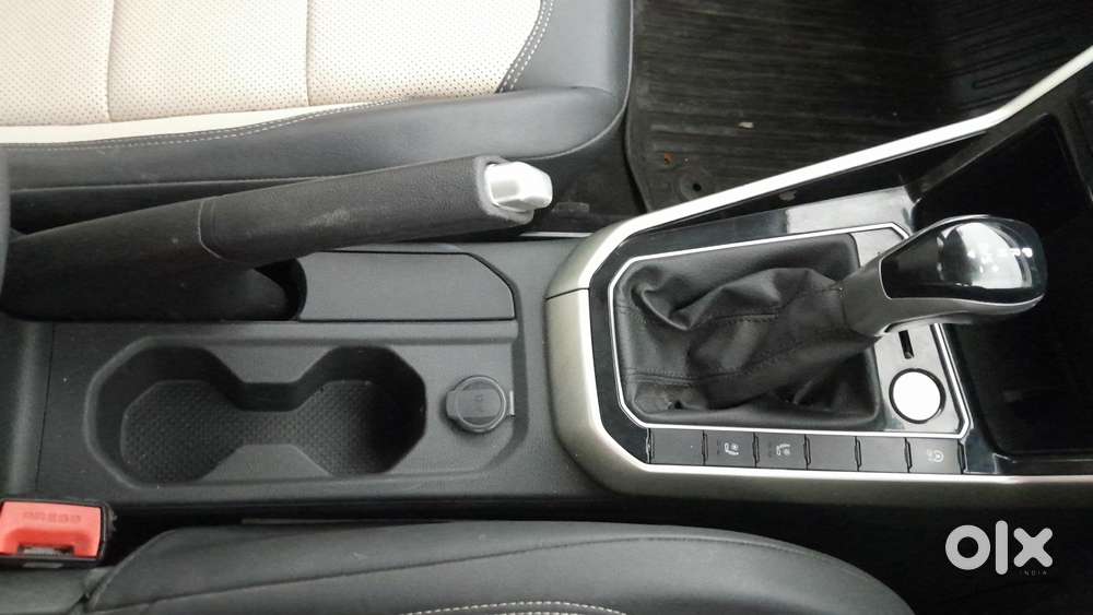 Volkswagen Virtus 1.0 Topline Tsi At, 2023, Petrol