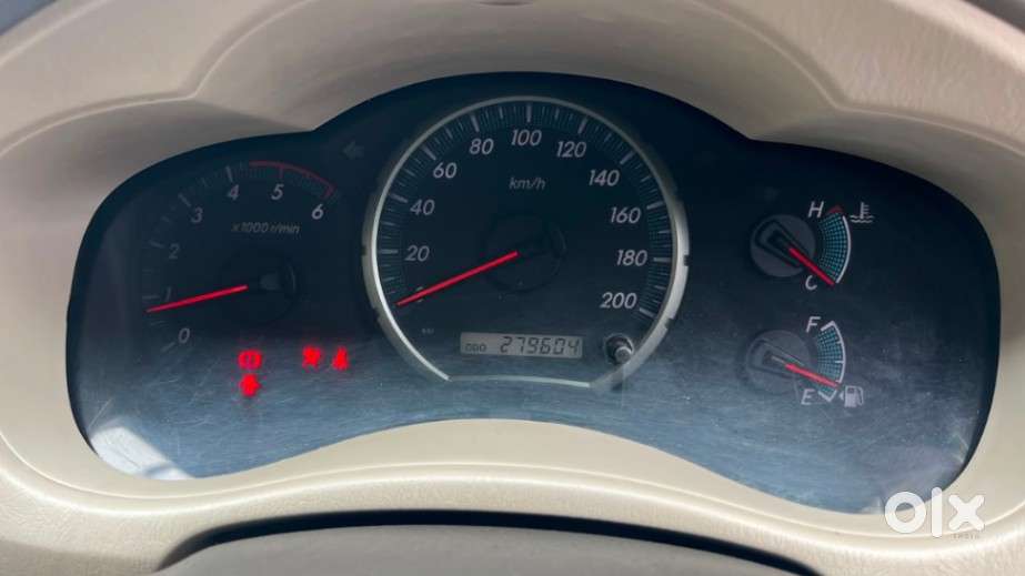 Toyota Innova 2.5 Vx 8 Seater Bs Iv, 2012, Diesel