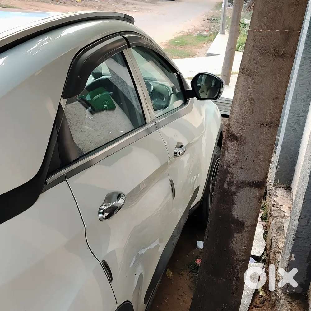 Tata Nexon 1.5 Revotorq 2018 Allloy Wheels  Tv Screen