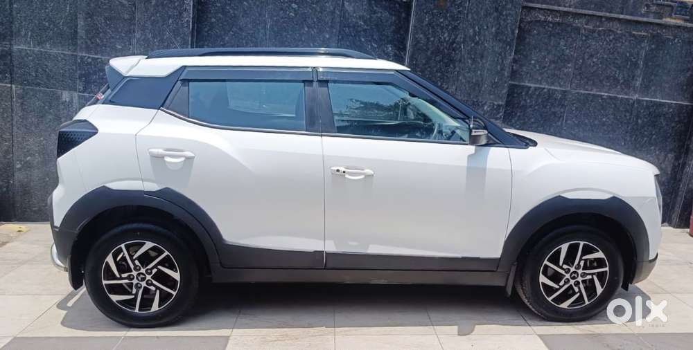 Mahindra Xuv 3xo Ax5 Pm Mt, 2024, Petrol